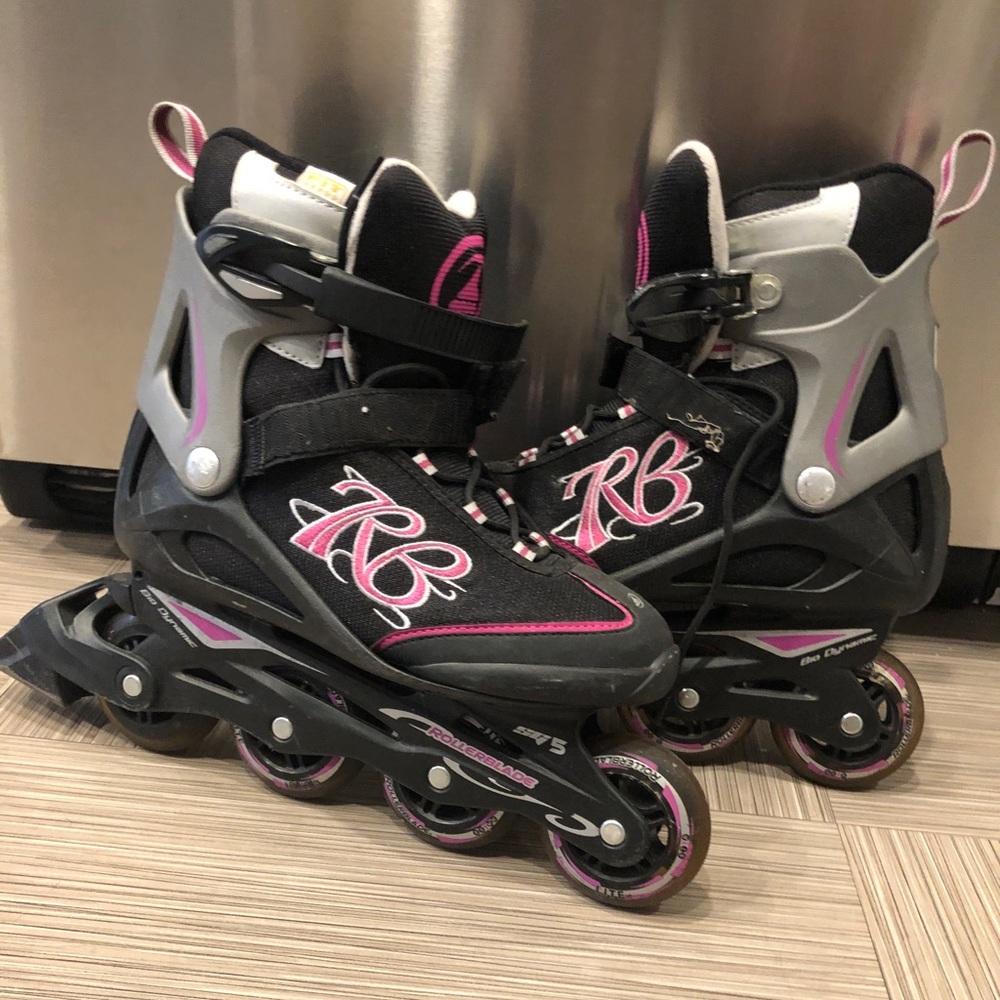 Roller blades